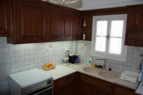 Kitchen o kitchenette sa Panormos Villa Tinos Greece - Traditional House