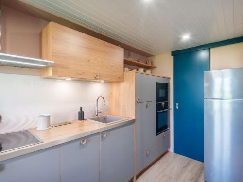 Η κουζίνα ή μικρή κουζίνα στο Holiday Home La Salicorne by Interhome