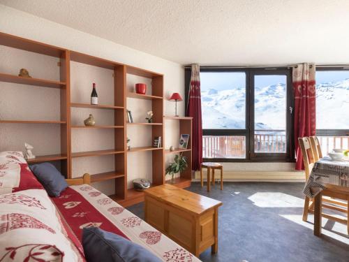 Apartment Trois Vallées 517 by Interhome