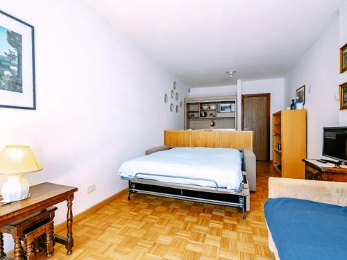 Ένα ή περισσότερα κρεβάτια σε δωμάτιο στο Apartment Solaria-2 by Interhome