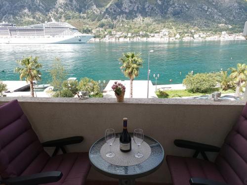 Imagine din galeria proprietății Magic flat by the sea Zoja în Kotor