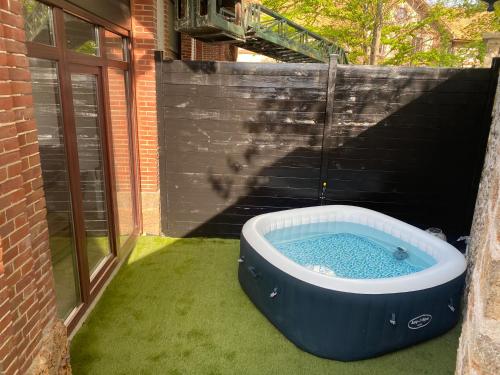 Gambar di galeri bagi Studio duplex avec spa et cour privée di Bonnelles