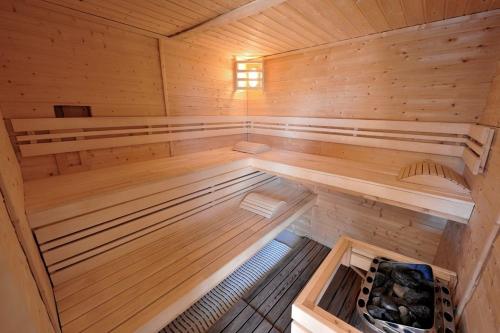 Gambar di galeri bagi Ker Gana Sauna, jacuzzi, poêle à bois di Plourin