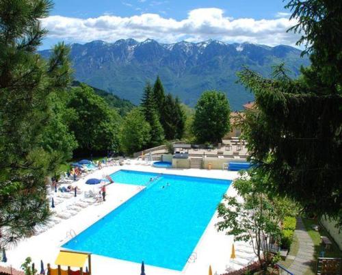 Hồ bơi trong/gần Italy Bungalow Gardalake Tignale. Sunclass