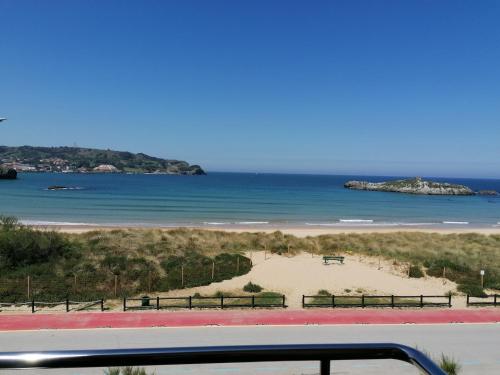 Gallery image of Apartamentos Maritimo Ris con garaje in Noja