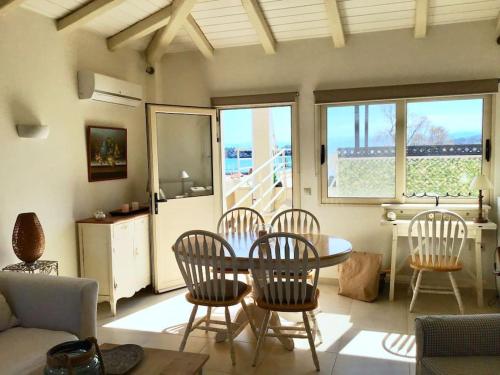 Gallery image of Sea Breeze - Home with a View in Bouzéïka