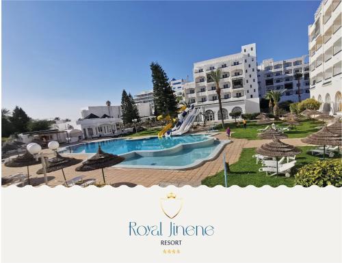 スースにあるHotel Royal Jinene Sousseのスイミングプール付きのリゾートの景色を望めます。