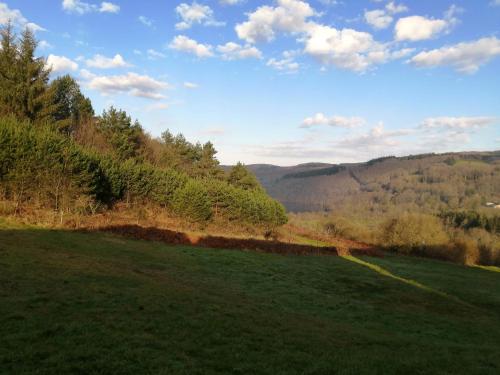 Photo de la galerie de l'établissement Chalet Spacieux à La Salvetat-sur-Agout, à La Salvetat-sur-Agout