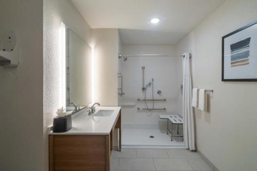 Vonios kambarys apgyvendinimo įstaigoje Staybridge Suites - Flowood - NW Jackson, an IHG Hotel