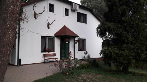 Vadászház Karád