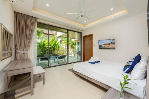 Fotografie z fotogalerie ubytování VILLA BATAM | Amazing 2fl pool villa 3 bedroom | Rawai beach v destinaci Rawai pláž