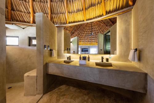 Koupelna v ubytování Maya Tulum By G Hotels
