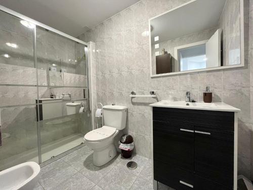 Koupelna v ubytování Apartamento Playa Velilla Park II
