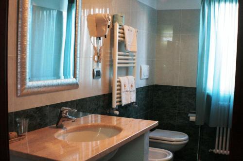 Ένα μπάνιο στο Hotel Il Duca Del Sannio