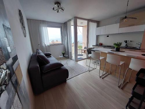 Kuchyňa alebo kuchynka v ubytovaní Urban Nest, sunny apartment 4 stars Rijeka