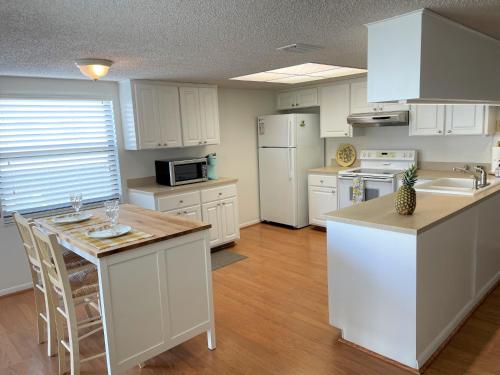 Gallery image of Sea Club Condo #47 in Clearwater Beach