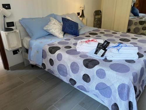 Posteľ alebo postele v izbe v ubytovaní Alloggio vista mare Macrescia