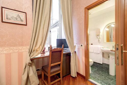 Hotel St. Moritz tesisinde bir banyo