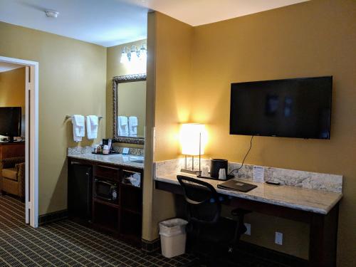 Gallery image of Quality Inn & Suites Westminster Seal Beach in Westminster