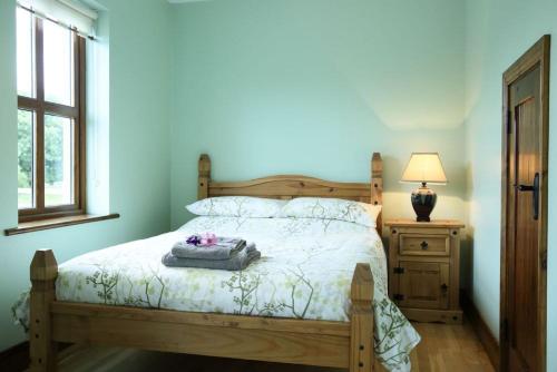 Una cama o camas en una habitación de White Thorn House