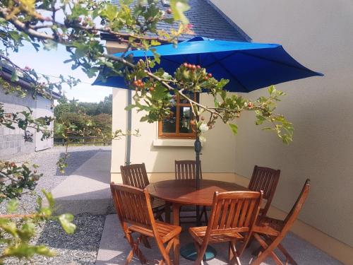 Un patio o zona al aire libre en White Thorn House