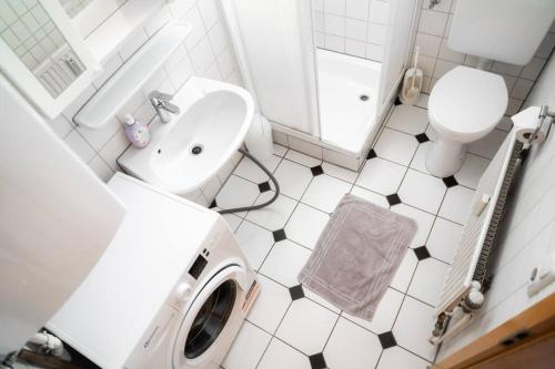 Bilik mandi di 3 Zimmer Wohnung in Bechtolsheim max. 5 Personen