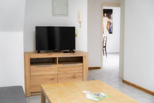 Televisyen dan/atau pusat hiburan di 3 Zimmer Wohnung in Bechtolsheim max. 5 Personen