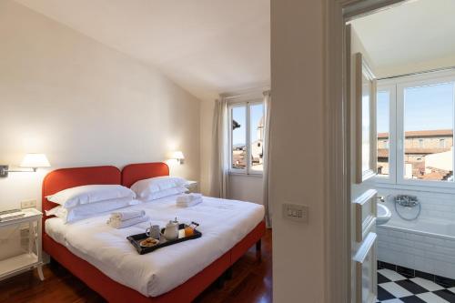 Damasco penthouse with terrace near the Duomo