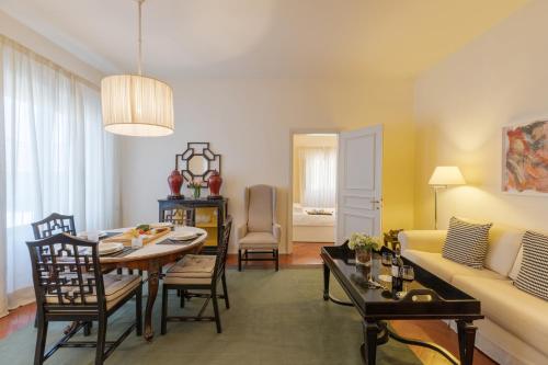 Damasco penthouse with terrace near the Duomo