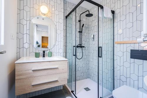 Vallecano Apartments by Olala Homes photo 30
