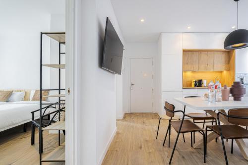 Vallecano Apartments by Olala Homes photo 44