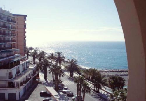 Escapada romántica con vistas al mar y a la ciudad en ...