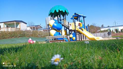Ο χώρος παιχνιδιού για παιδιά στο Camping VITAMIN DIEPPE