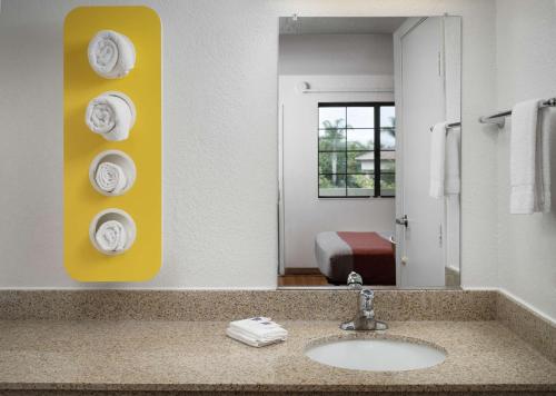 Kúpeľňa v ubytovaní Motel 6-San Luis Obispo, CA - South