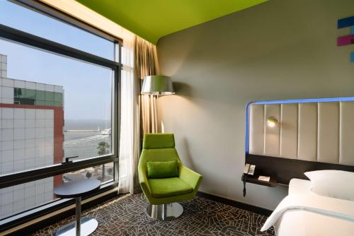 Katil atau katil-katil dalam bilik di Park Inn by Radisson Izmir