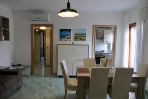 Kuchyň nebo kuchyňský kout v ubytování Ganimede Apartament