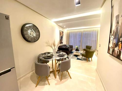 Pearl 31 – classy, brand new w/ balcony