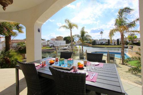 LEON INMO Villa Flamenco- 10044