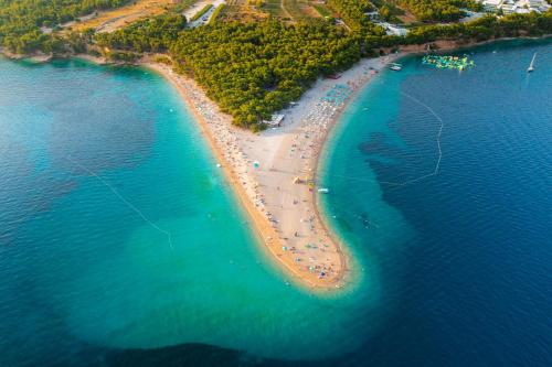 Zlatni Rat Beach Resort photo 2