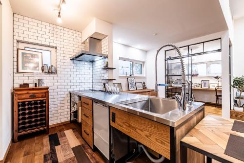 Dapur atau dapur kecil di Antiques Inuyama -アンティークス犬山-