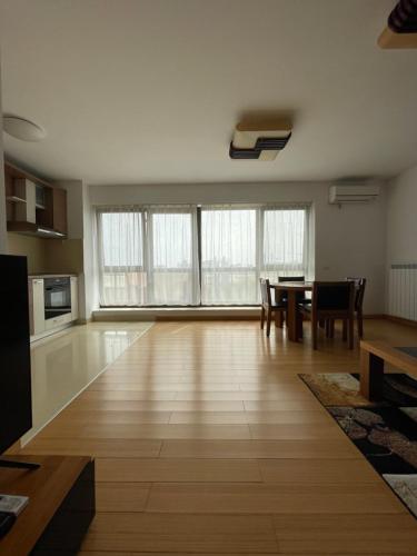 Sunny two room apartment, Baneasa, Petrom City, Free wi-fi and underground parking