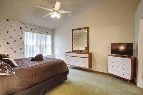 *Disney-15min away* Magical Mickey themed condo photo 21
