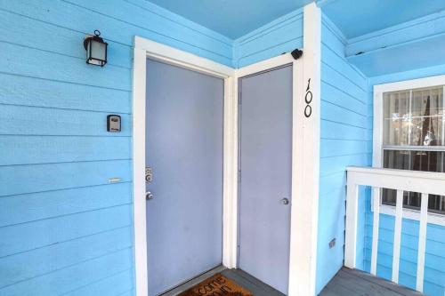 *Disney-15min away* Magical Mickey themed condo photo 29
