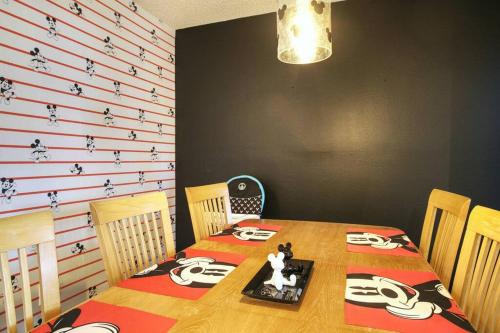 *Disney-15min away* Magical Mickey themed condo photo 36