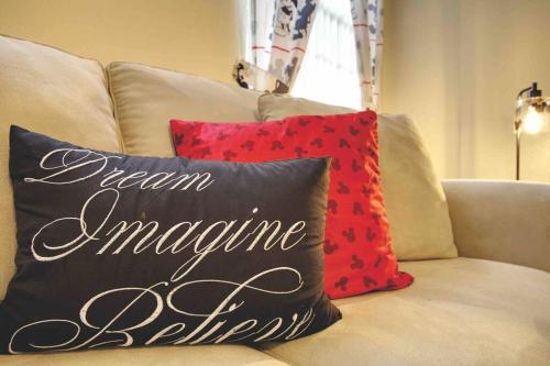 *Disney-15min away* Magical Mickey themed condo photo 40