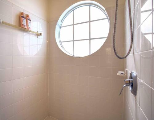 *Disney-15min away* Magical Mickey themed condo photo 45
