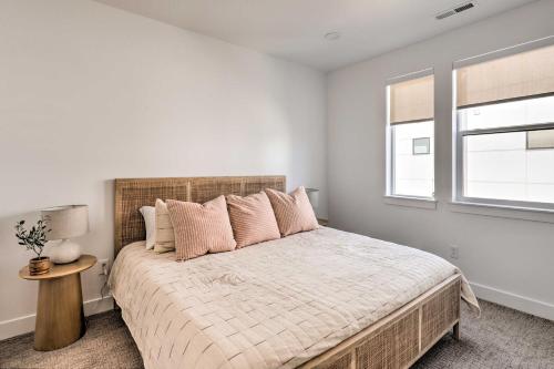 Gallery image of Modern-Chic Provo Townhome 1 Mi to BYU Campus in Provo