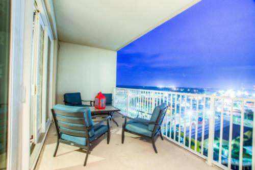 Μπαλκόνι ή βεράντα στο Laketown Wharf 1136 By Aneliya