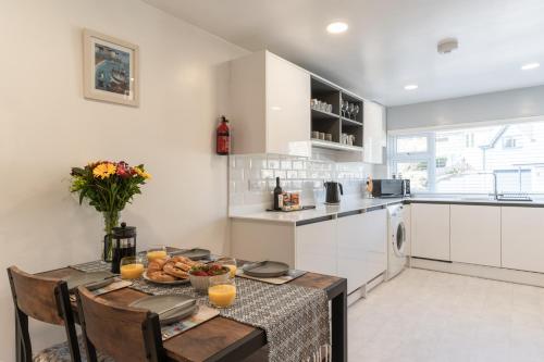 Dapur atau dapur kecil di Finest Retreats - Tinners Rest