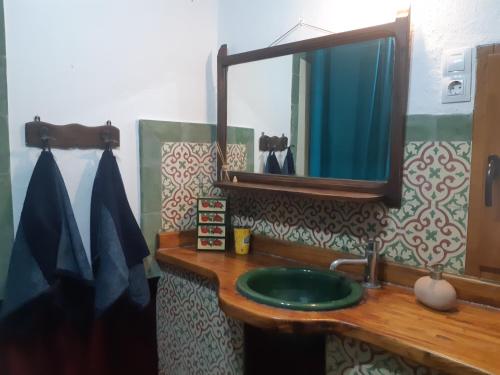 Phòng tắm tại Bonita Casa Rural en la Sierra de Aracena